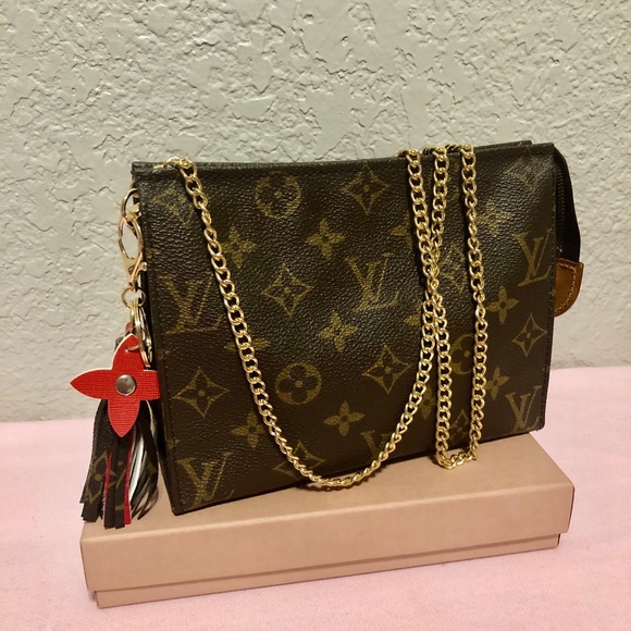 Louis Vuitton Handbags - 🌺Authentic LV Pouch 19